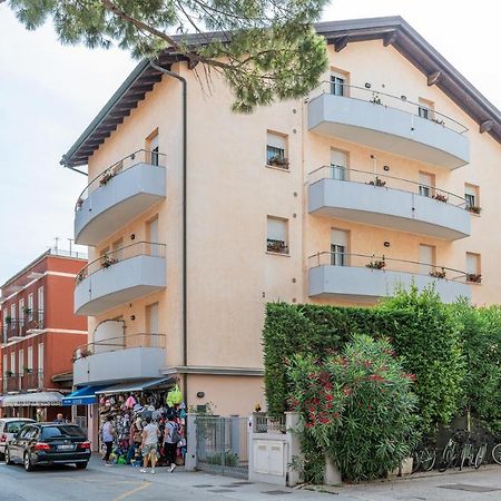 Casa Lina Apartment Каорле Екстериор снимка