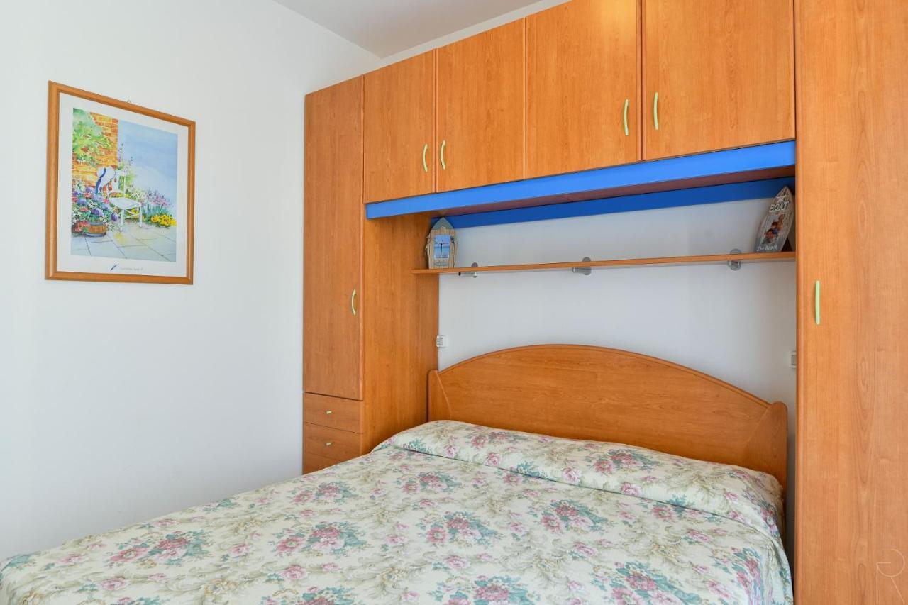 Casa Lina Apartment Каорле Екстериор снимка